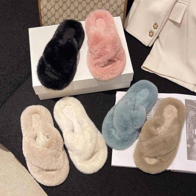 New Korean-style cross-toed comfortable woolen flip-flops for women in autumn and winter 2025, versatile casual cotton flip-flops for home wear details Picture