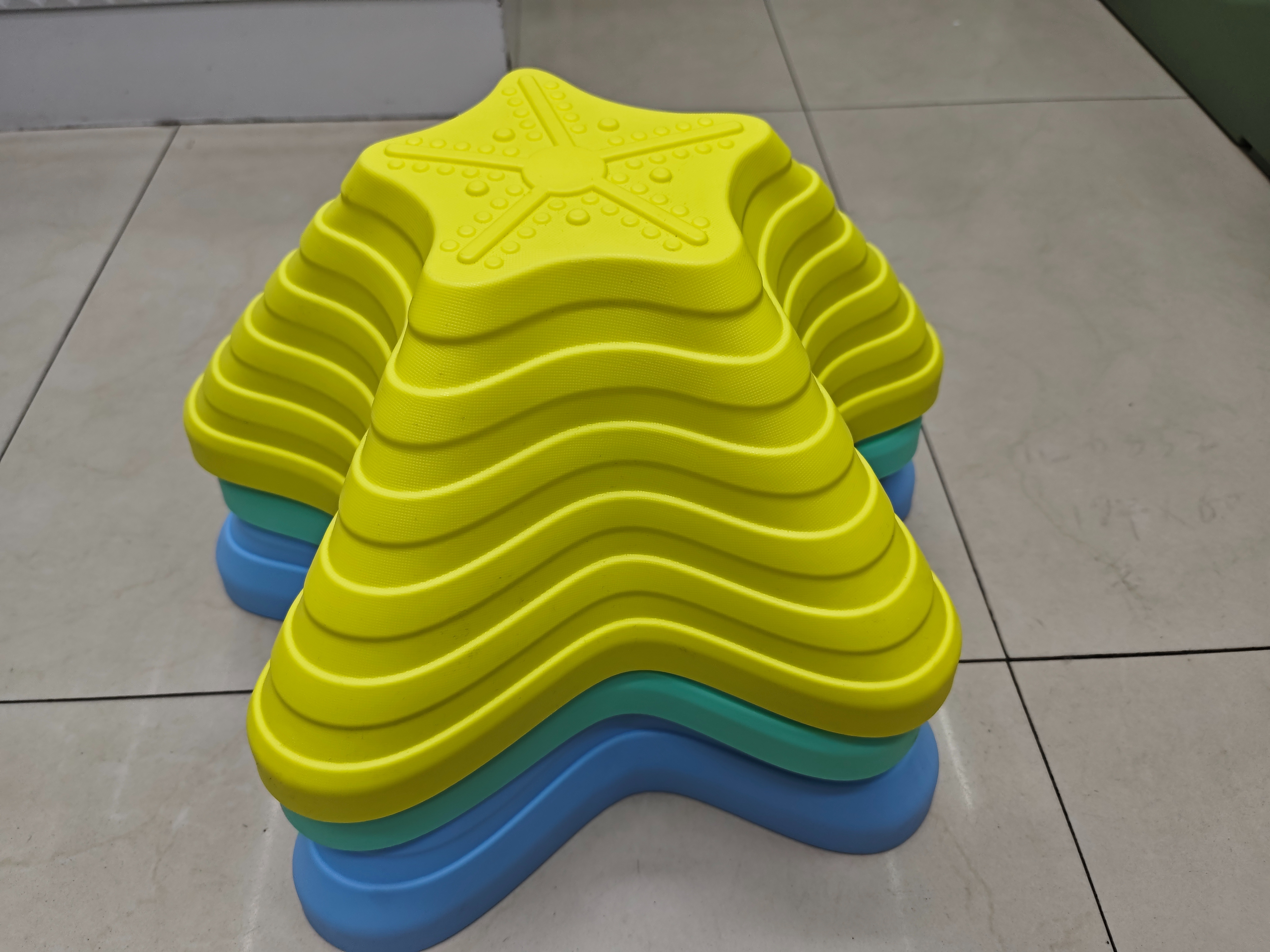 Hualong Toys' Dahaixing River Crossing Stone Educational building Blocks DIY plastic children's toy building blocks processing and customization