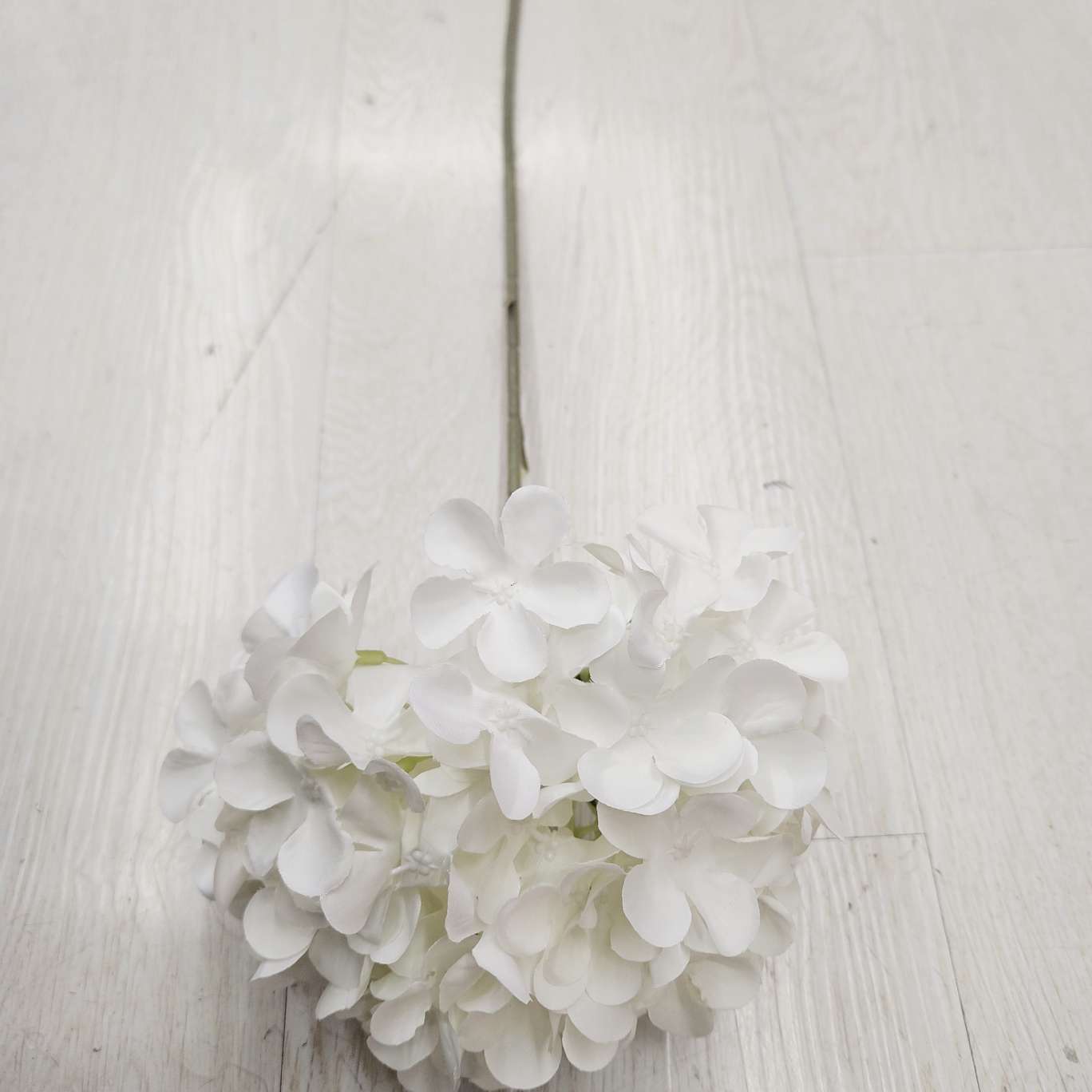 90-piece single hydrangea flower office culture simulation garden rose pole torch carnival night guide, electroplated rose crochet bouquet Application Scenario