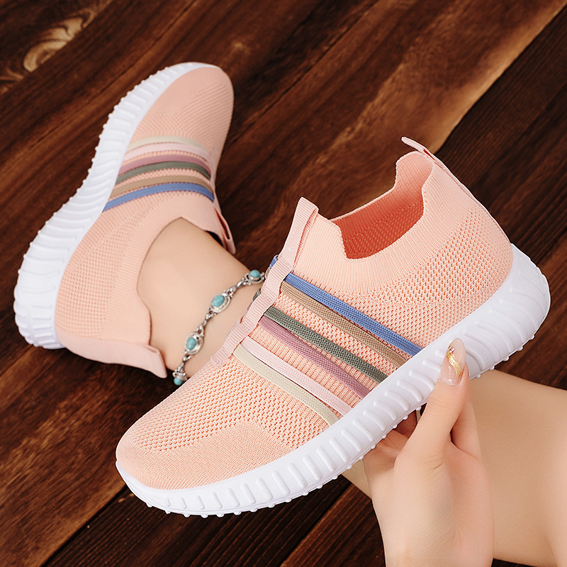 This is a new autumn collection of breathable mesh shoes for women. These are large-sized cross-border shoes that can be worn on one foot. They are soft-soled and versatile single shoes for women details Picture
