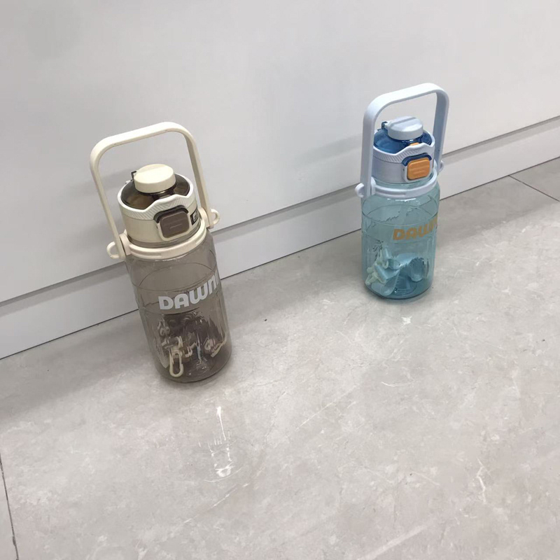自带背带的DAWN渐变吸管杯!按扣开盖+大容量 上学通勤随手拎 颜值实用双在线详情5