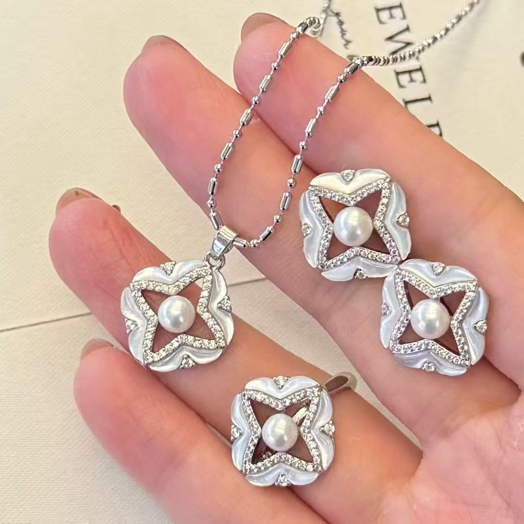 天然深海白贝母镶嵌女轻奢新款气质爆款来袭诸暨淡水珍珠珍珠项链首饰项链细节图