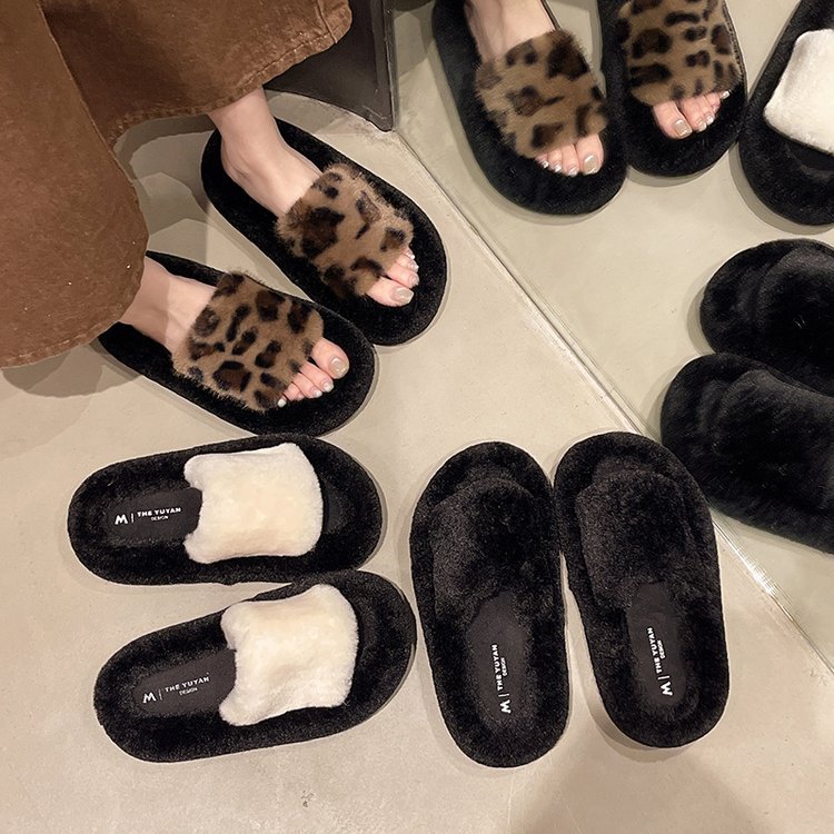 Leopard print, 4-centimeter-tall, petite, furry slippers for women to wear outside, 2025 autumn and winter, one-shoulder cotton slippers Application Scenario