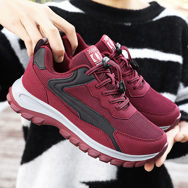 New Women's Spring and Autumn shoes for mothers, soft-soled, not tiring to the feet, casual and comfortable sports shoes, senior walking shoes details Picture