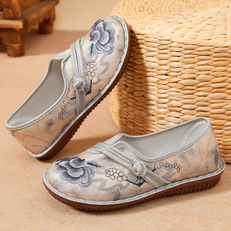 New autumn retro casual women's single shoes with ethnic style, linen embroidered fabric shoes, shallow opening, one-step mom shoes details Picture