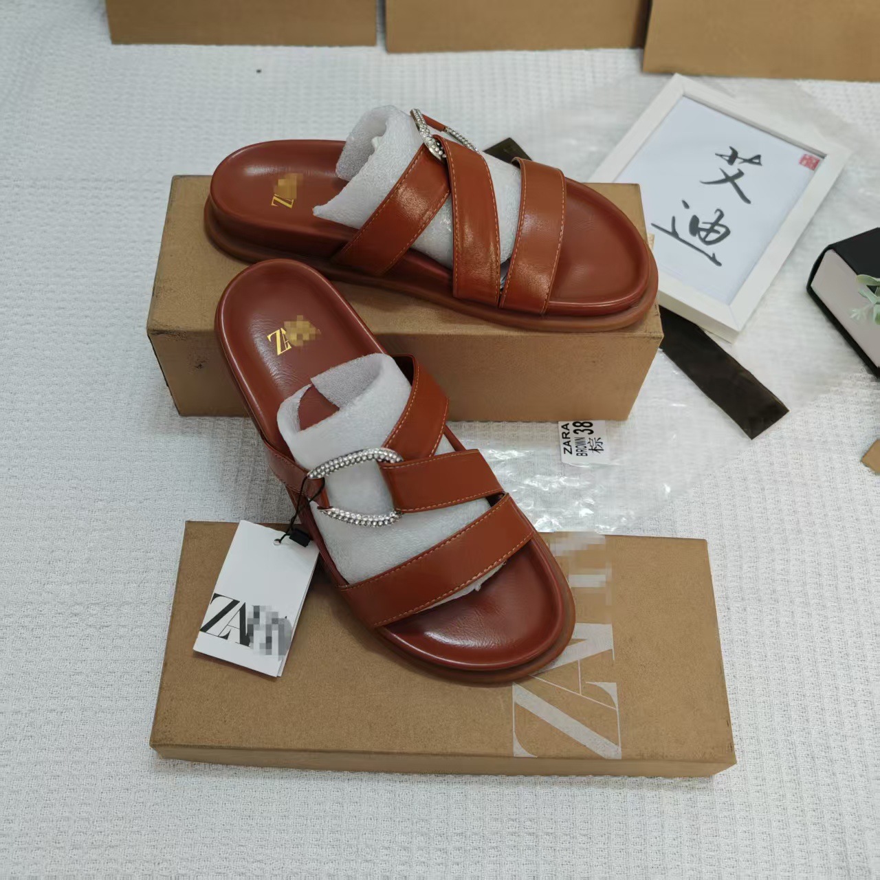 【 Customized Box Addition 】 Direct sales and wholesale of the international version of AliExpress's best-selling ZA original single-loop flat-bottomed flip-flops from the manufacturer Application Scenario