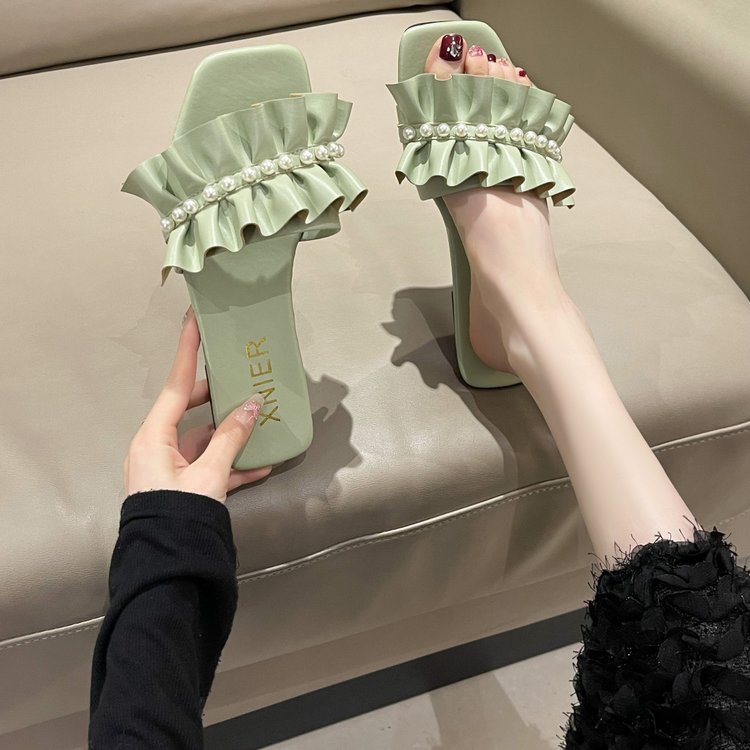 Women's slippers with ruffled edges and pearl 2025 new summer flat one-shoulder Roman flip-flops Specification drawing