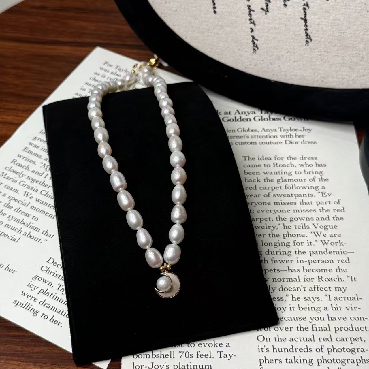 银际·天然珍珠贝母铜镀金珍珠串珠大颗粒月亮小众质感项链