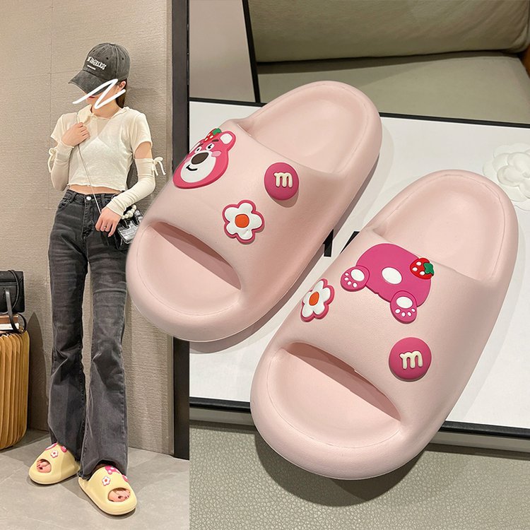 2025 New style sandals for women's summer outerwear, foreign trade fashion strawberry bear thick-soled indoor bathroom poop feel beach flip-flops full figure