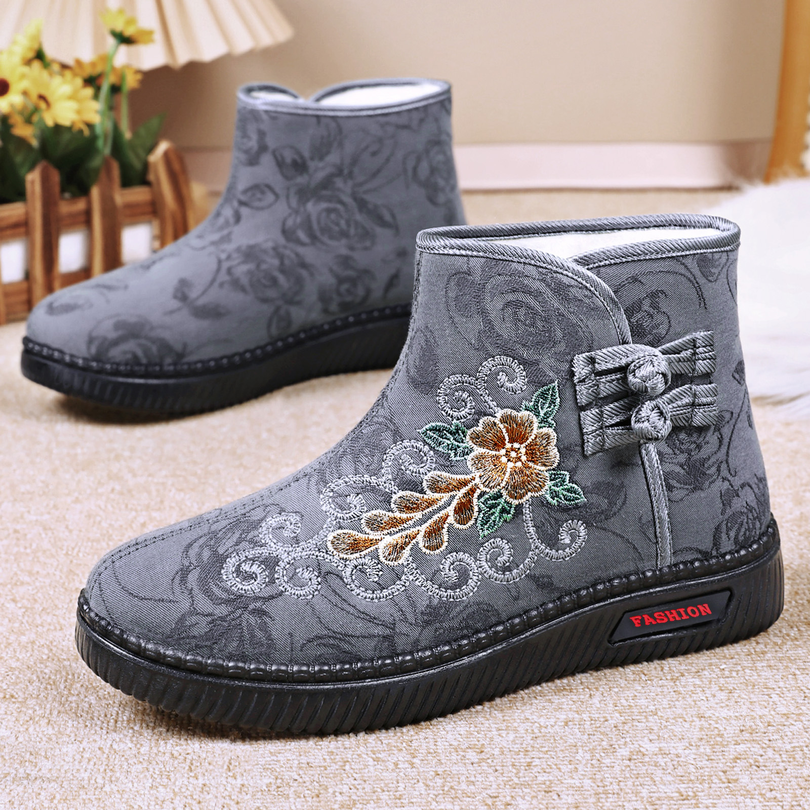 New winter cotton shoes, women's shoes, fleece and thickened, versatile snow boots, embroidered casual one-foot cotton boots, cross-border consignment full figure