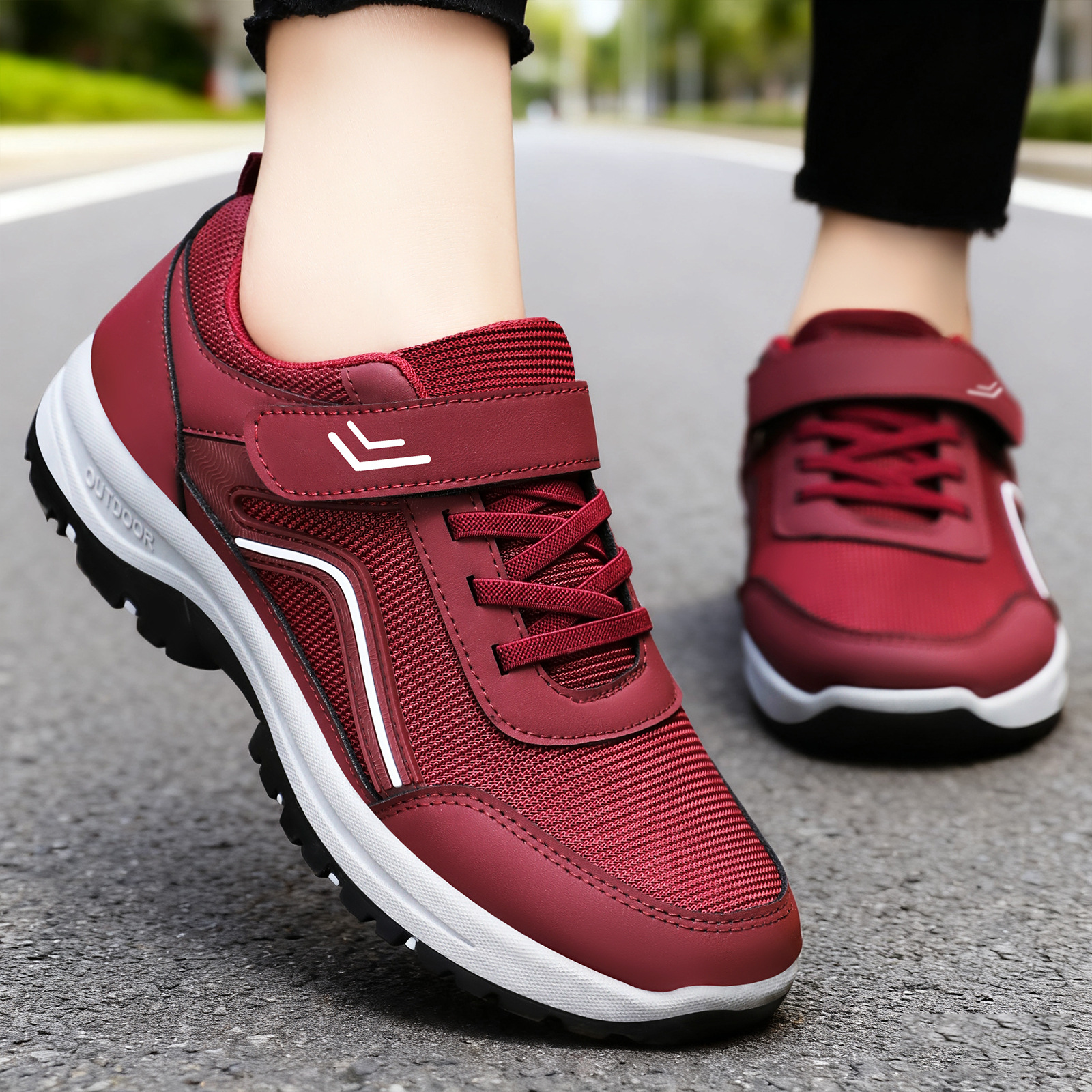 Women's versatile walking shoes, couple style shoes for middle-aged and elderly mothers, Velcro style casual shoes, soft-soled comfortable women's shoes details Picture