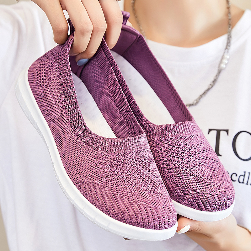 New cross-border mom shoes, wholesale of foreign trade women's shoes, flat one-foot casual single shoes, soft soles, old Beijing cloth shoes for women full figure
