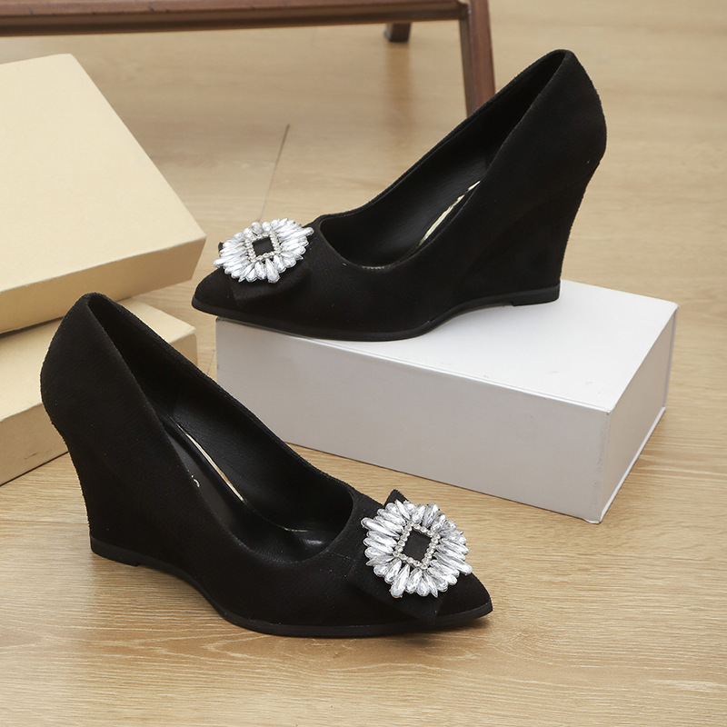2025 New pointed-toe square buckle rhinestone French black high heels for women with slender heels, elegant and versatile, single shoe with a shallow opening Application Scenario