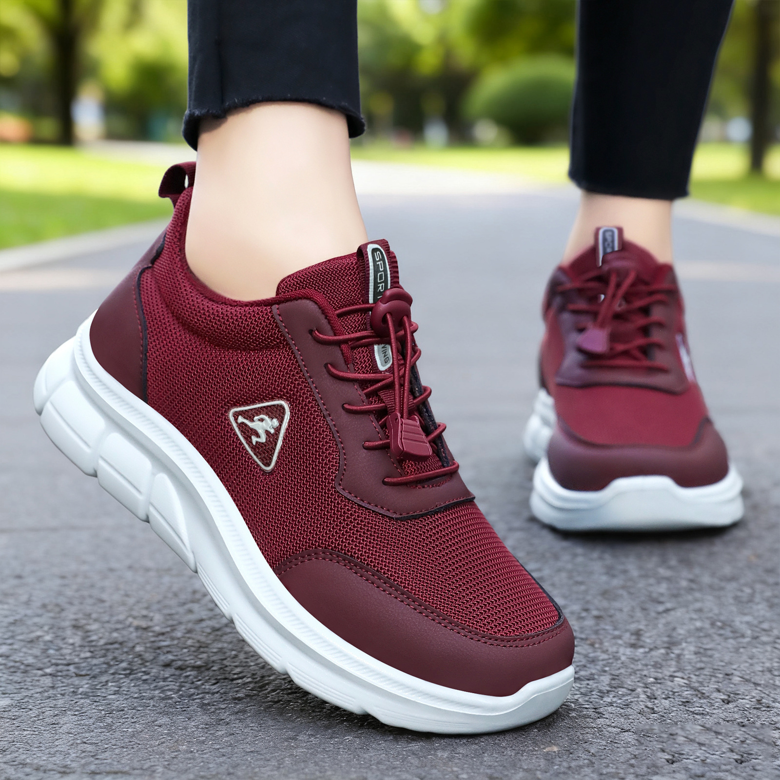 Women's shoes are versatile. The new autumn collection features soft soles that don't get your feet tired. Mom shoes, casual shoes. Couples can take a brisk walk with a single foot Specification drawing