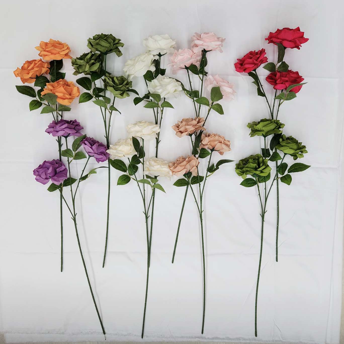 Three tall rose poles, office culture simulation garden, rose pole, torch, carnival night guide, electroplated rose, crocheted bouquet decoration
