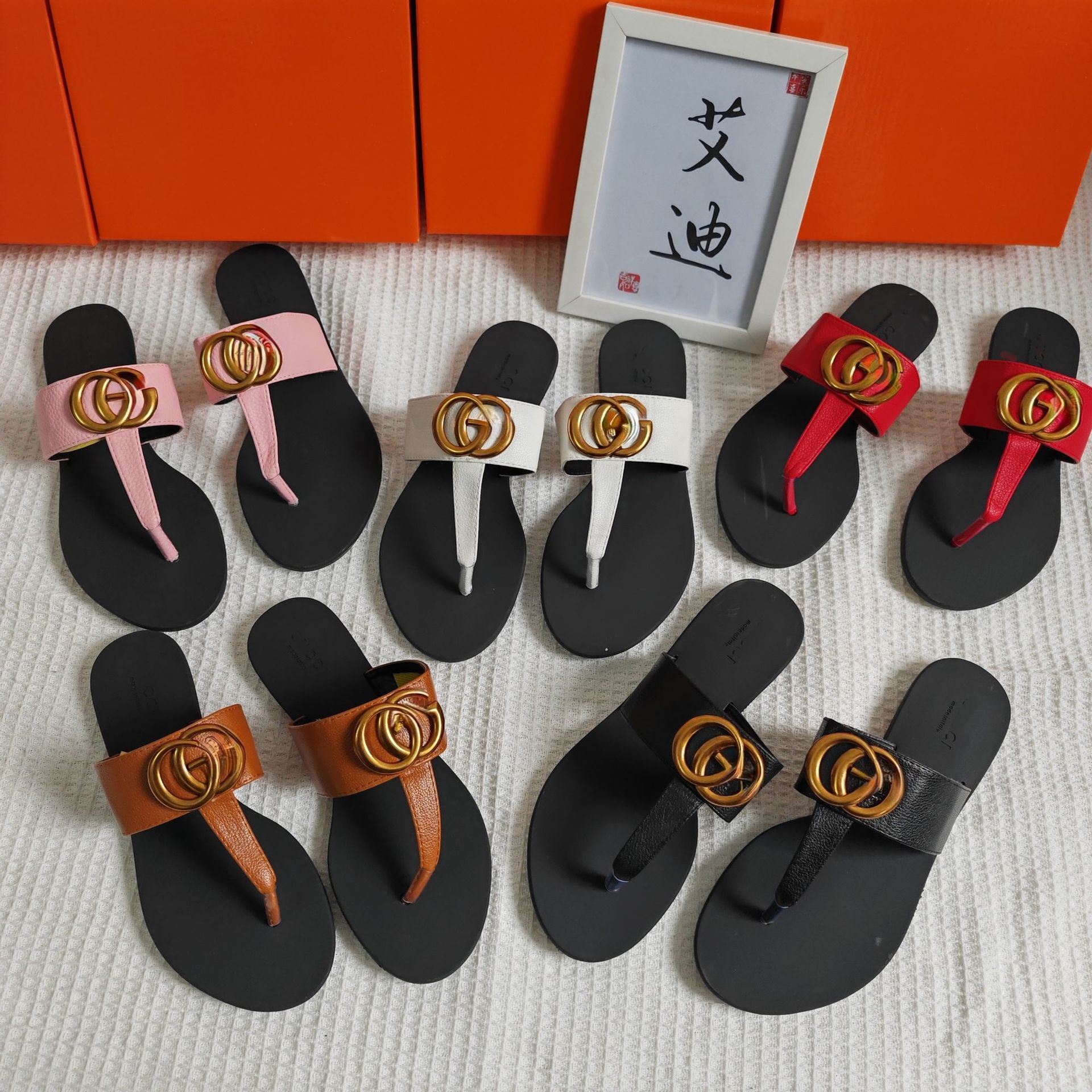 Wholesale of popular cross-border European and American G-buckle hardware herringbone-shaped sandals and fashionable flat sandals from the manufacturer full figure