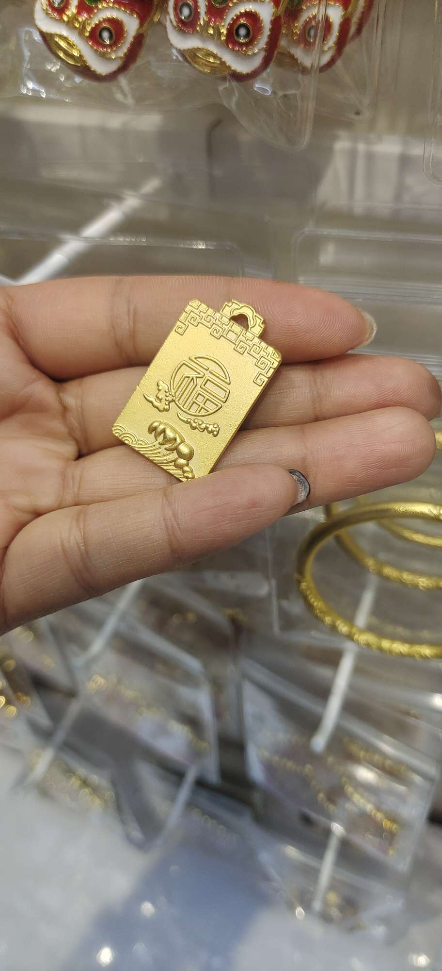 A wide range of fashionable accessories and accessories are carefully selected, featuring personalized and creative combinations. There are various choices for decorative accessories and accessories detail image 3