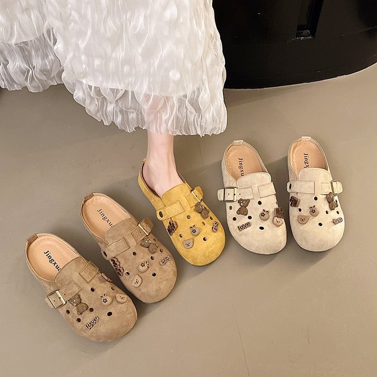 Retro Boken shoes for women with soft soles, 2025 new spring/Summer casual and versatile, cute hole head Boken half-slippers Application Scenario