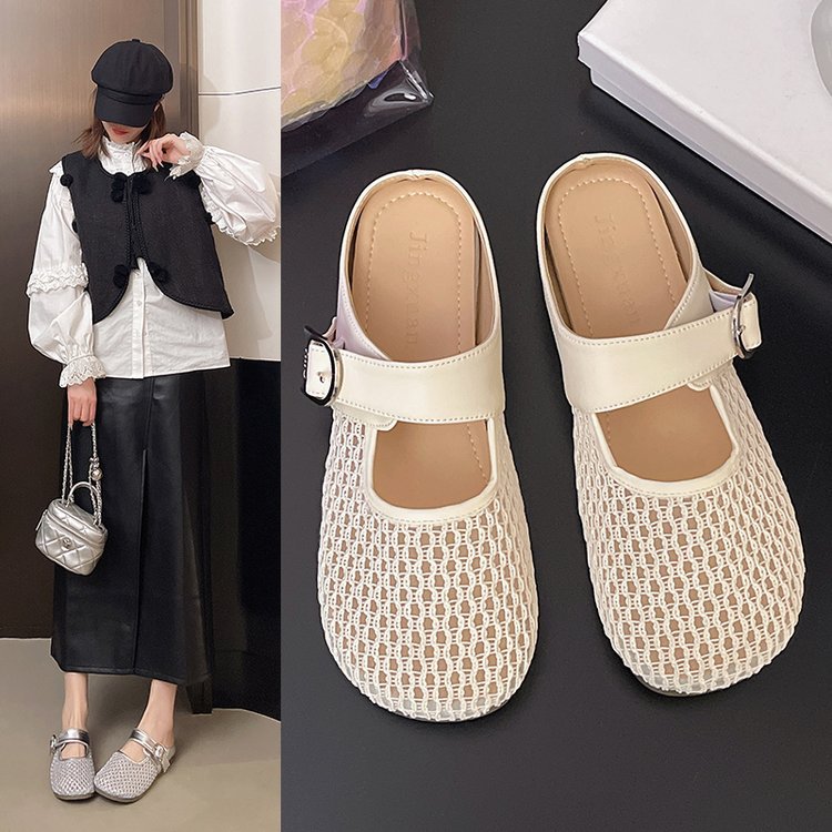 A new style of flat-bottomed, perforated, breathable, half-supported French skirt and flip-flops for women to wear outside in summer in 2025 full figure