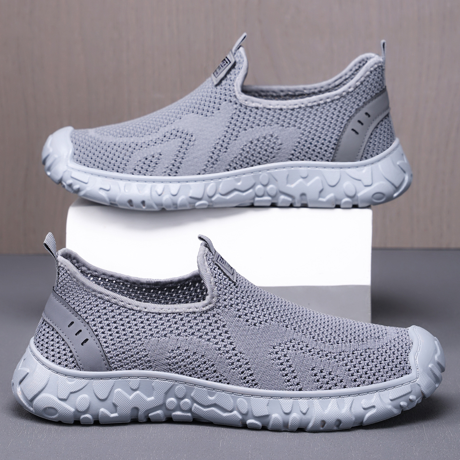 New men's casual shoes with soft soles, breathable and non-smelly feet, mesh shoes, one-step lazy shoes, versatile men's single shoes Specification drawing