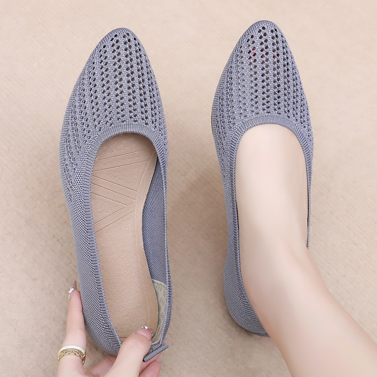 New women's shoes, old Beijing cloth shoes, shallow opening mesh shoes, breathable one-step mom shoes, cross-border factory direct sales details Picture