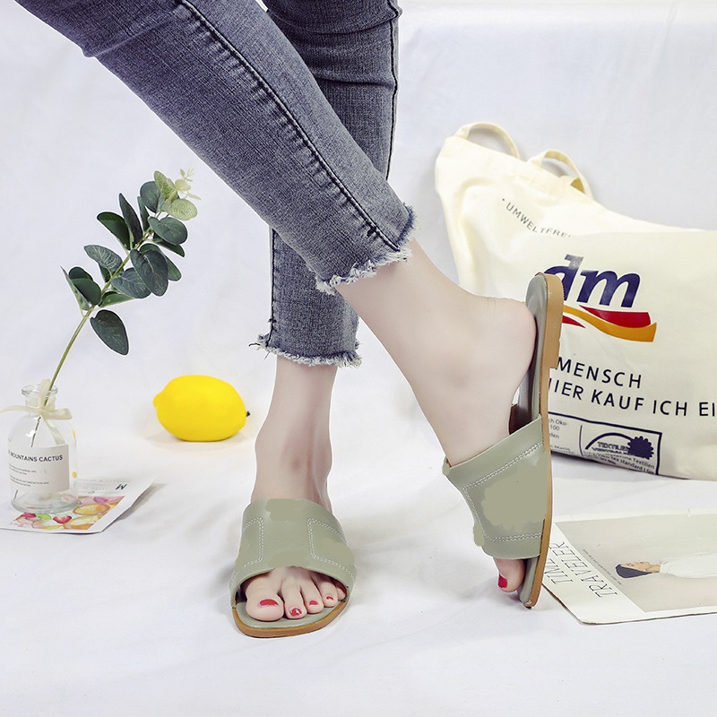 Summer soft-soled beach flip-flops, fashionable student comfort indoor Korean-style one-shoulder slippers, flat outerwear women's shoes details Picture