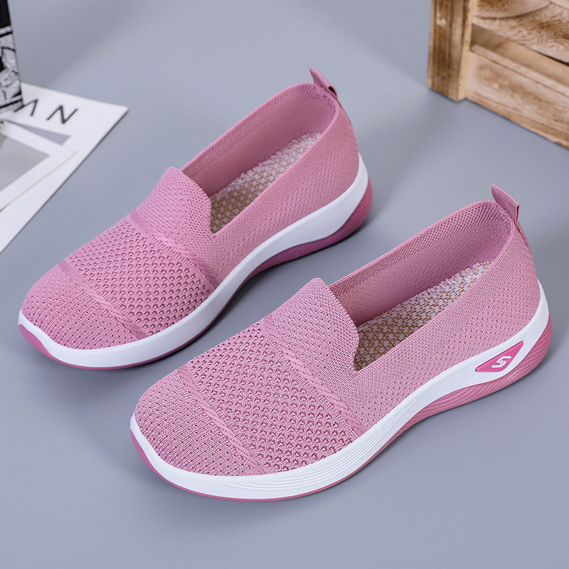 New versatile women's shoes for moms, cross-border wholesale, shallow-mouthed, comfortable and casual shoes, soft-soled women's shoes that can be worn on one foot Application Scenario