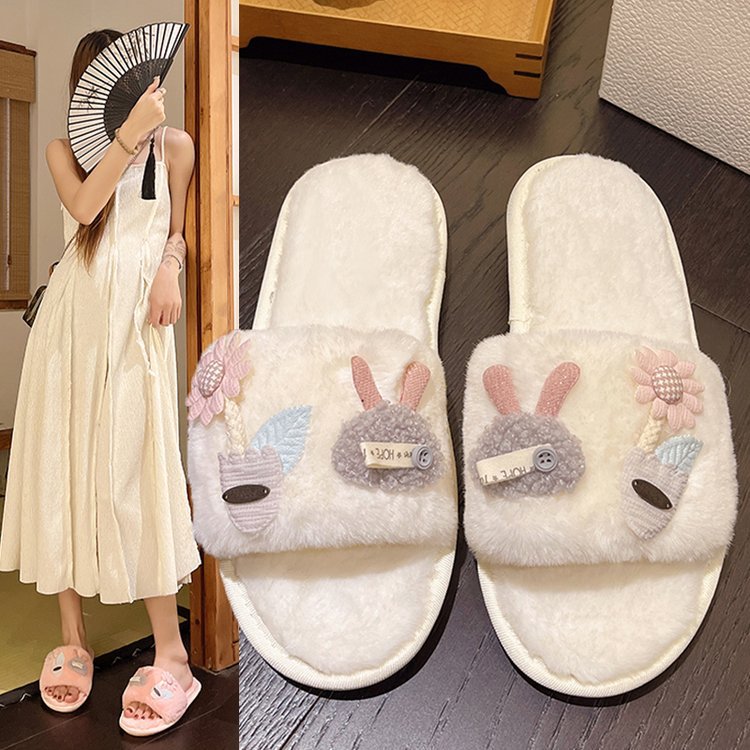 In the new autumn and winter of 2025, there are Korean-style casual Instagram trendy Korean-style flat, comfortable and cute furry slippers for women to wear at home full figure