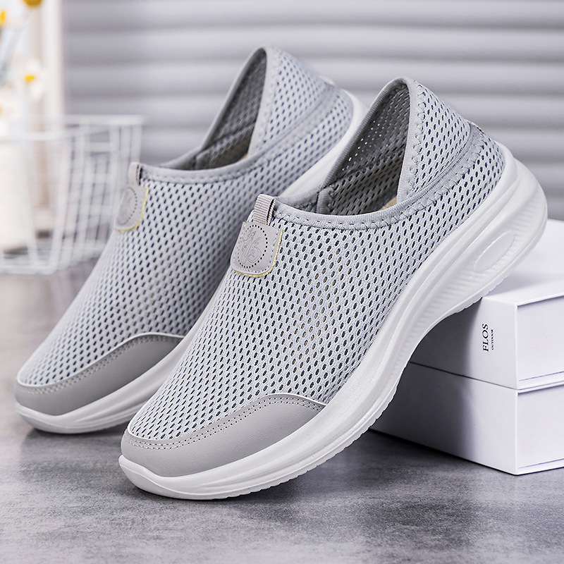 New autumn mosquito-repellent men's shoes, cross-border one-step old Beijing cloth shoes, breathable, casual and comfortable couple dad shoes details Picture