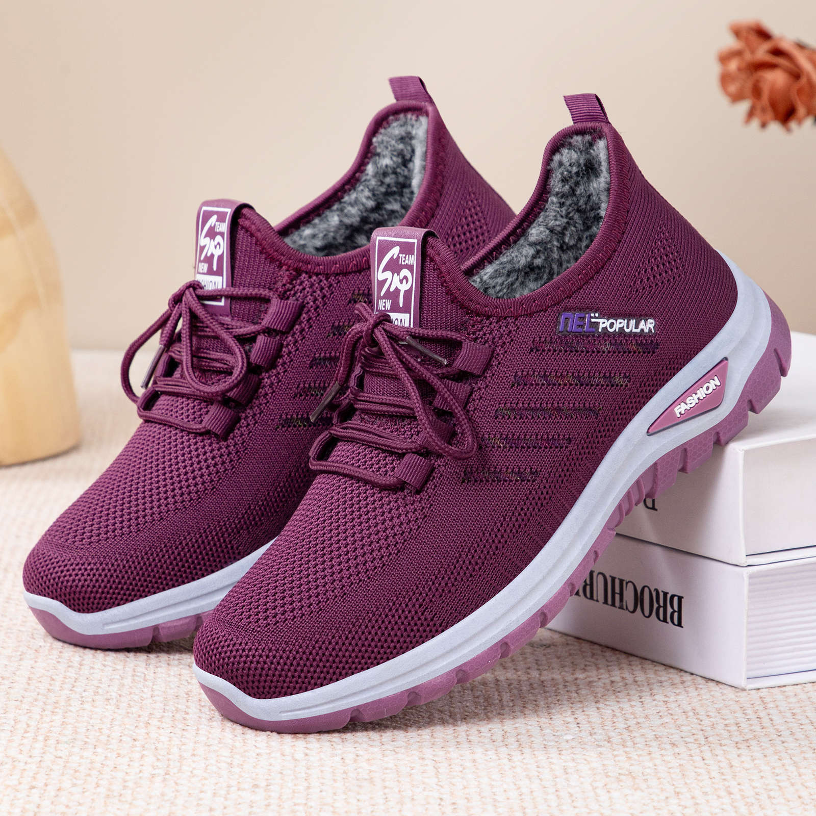 New winter cotton shoes for women, with added fleece and thickened lace-up, versatile cotton boots, anti-slip, comfortable and warm mom shoes, cross-border consignment details Picture