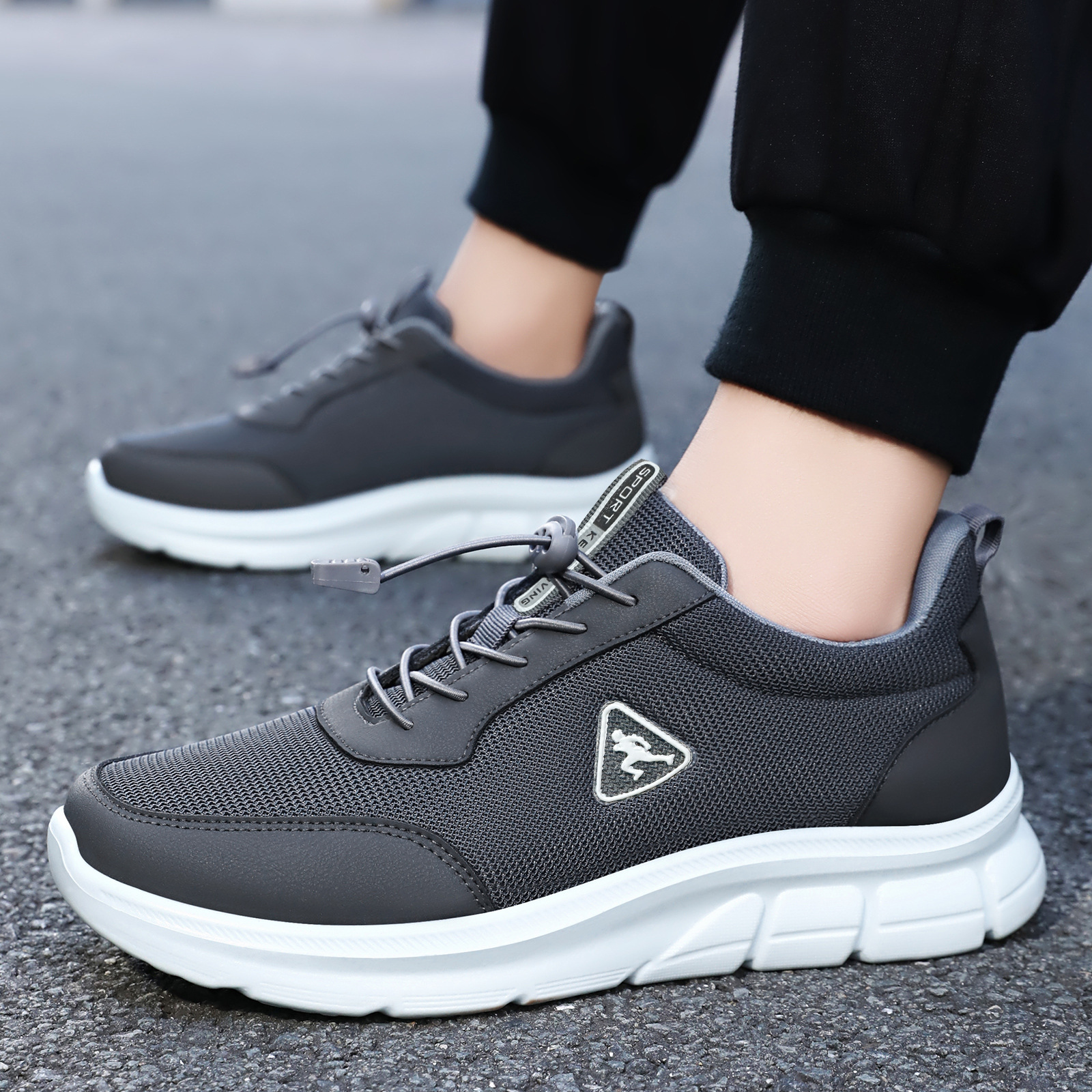 New men's autumn all-in-one casual walking shoes for middle-aged and elderly people. One foot, Dad's shoes are sent on behalf details Picture