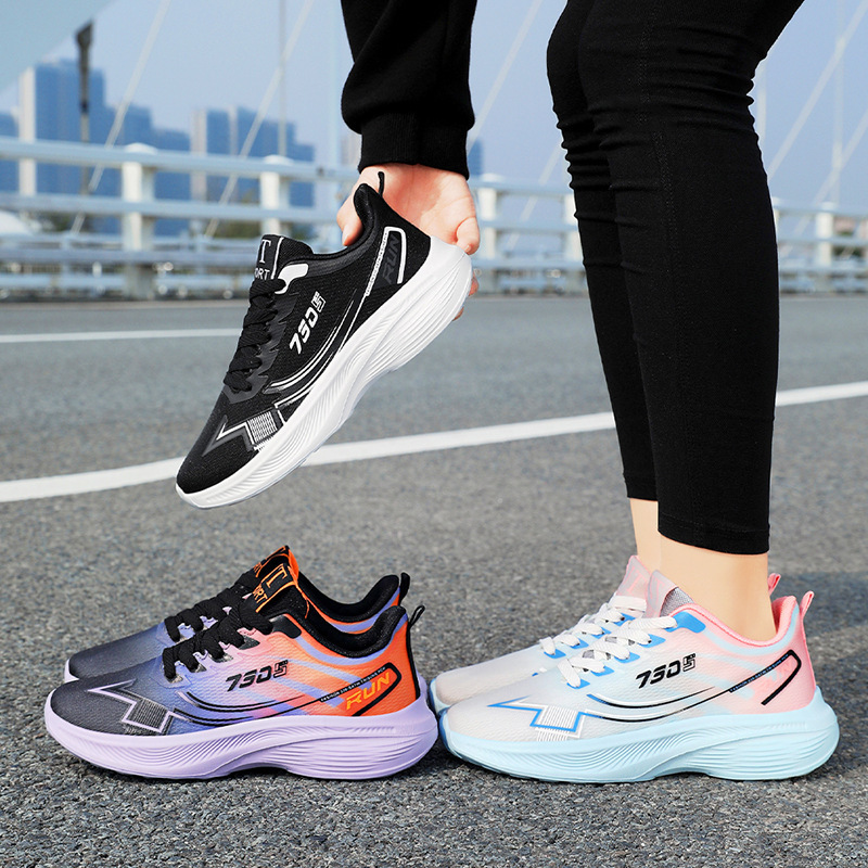 Summer new men's sports shoes for export, wholesale couple style Korean version fashionable running shoes, light and casual shoes Application Scenario