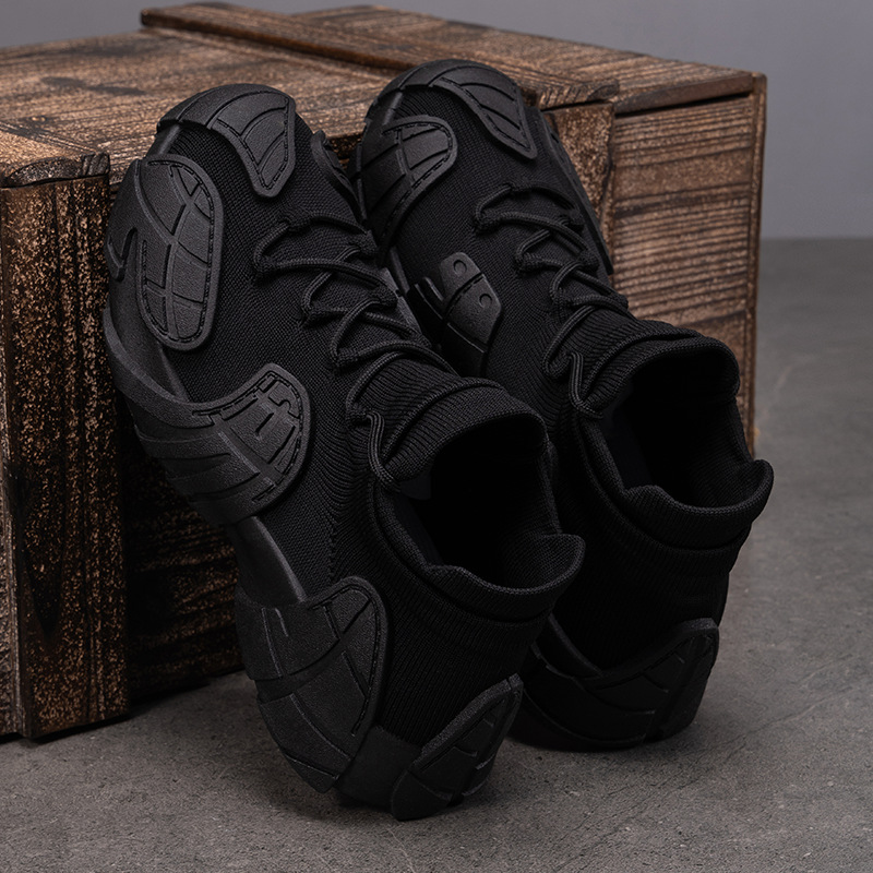 The new autumn collection of octopus coconut thick-soled woven casual single shoes is a versatile choice for men. These are large-sized men's shoes for export Application Scenario