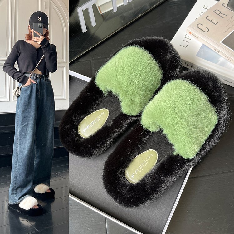 2025 New Instagram-trendy ins flat, versatile, fashionable, niche and high-end woolen slippers for women full figure