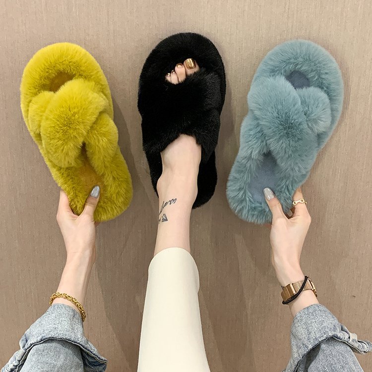 In the autumn and winter of 2025, popular slippers for export, cross-shaped woolen slippers for women, slippers for wearing outside and keeping warm indoors Application Scenario