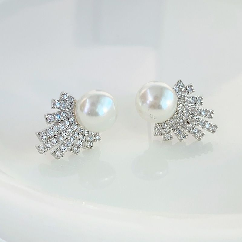 天然淡水珍珠耳钉新款耳环复古款满钻气质简约小众设计感耳饰珍珠项链首饰项链白底实物图