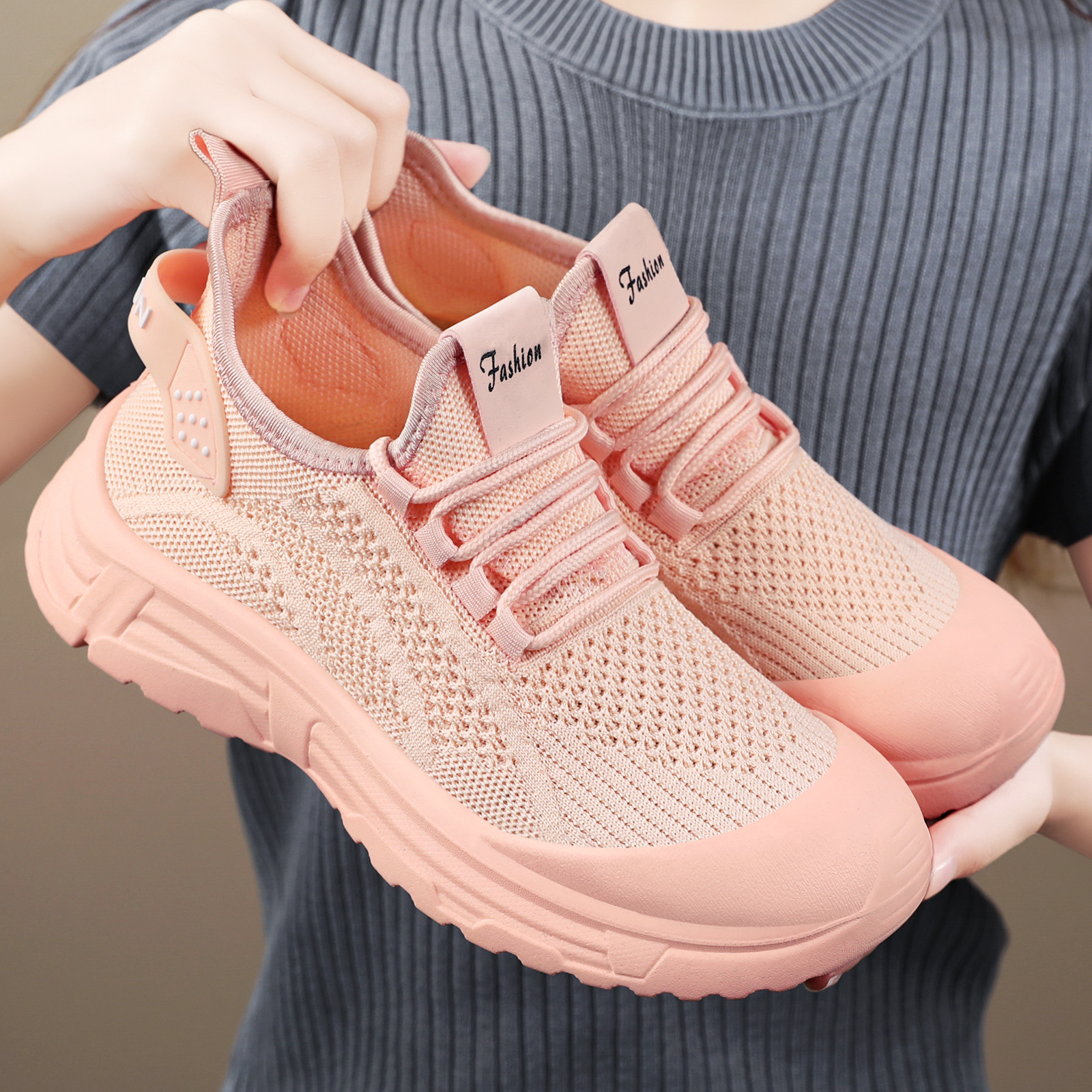 Women's autumn breathable mesh shoes, soft-soled comfortable women's single shoes, not tiring feet, running shoes, fashionable and versatile sports shoes full figure