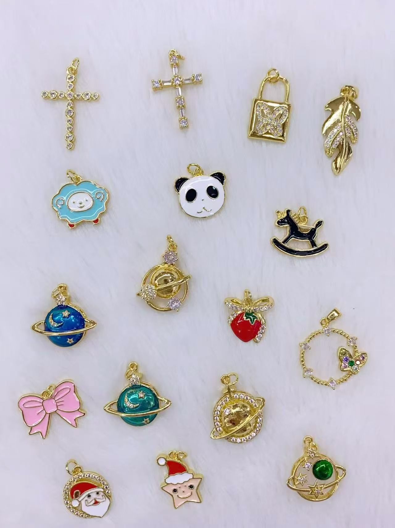 跨境时尚微镶锆石十字架爱心电镀18k吊坠饰品配件DIY吊坠男女饰品批发