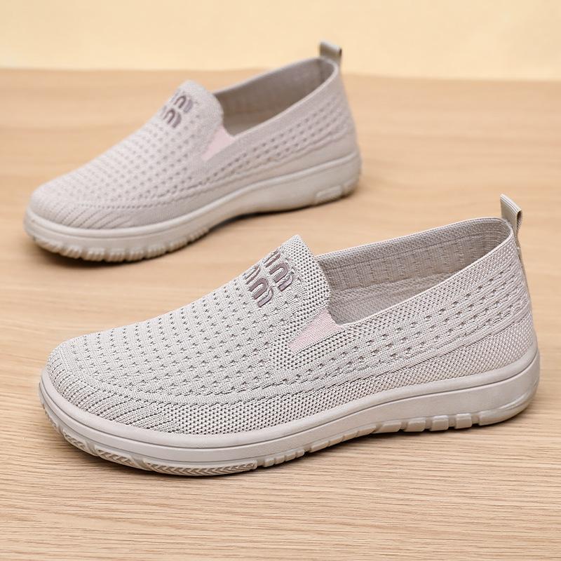 Women's autumn breathable single shoes with soft soles that don't get tired of the feet. Thick-soled casual old Beijing cloth shoes. Women wear mom shoes on one foot Specification drawing
