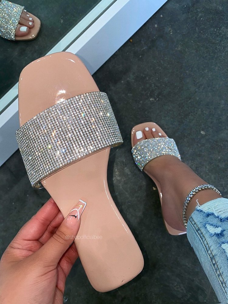 Sandals in a fairy-like style, 2025 summer new style, one-piece high heels with rhinestones, square toe, mid-heel, trendy thin heels, and flip-flops Specification drawing