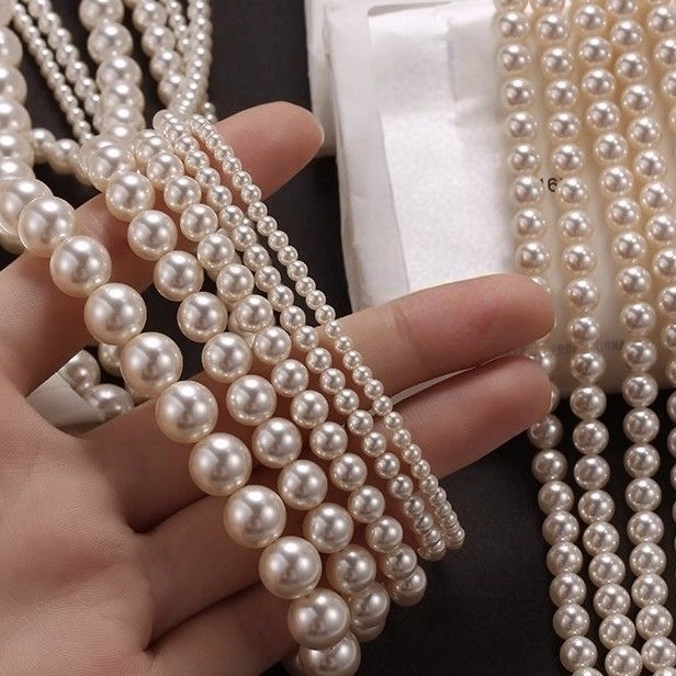 Shi Family Pearl Necklace, a high-quality imitation pearl necklace for the general public, with a light luxury design and a perfect round 2025 new style. It's a versatile bestseller detail image 8