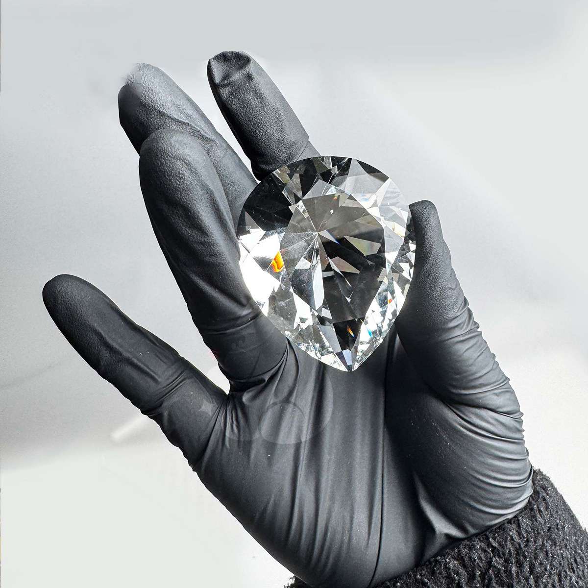 Bestseller crystal Heart of Africa ❤️ crystal collection, props and ornaments model, Delta Operation peripheral 1:1 crystal heart of Africa diamond Application Scenario