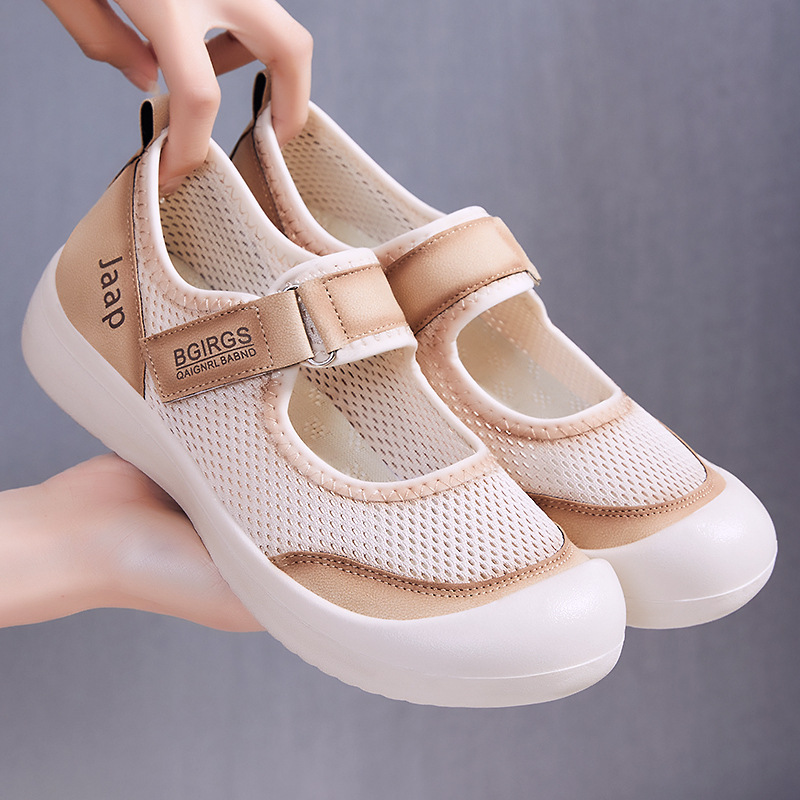 This is a new autumn collection of comfortable and lazy women's casual shoes that can be worn on one foot. These cross-border breathable and comfortable Velcro shoes are versatile for women Specification drawing