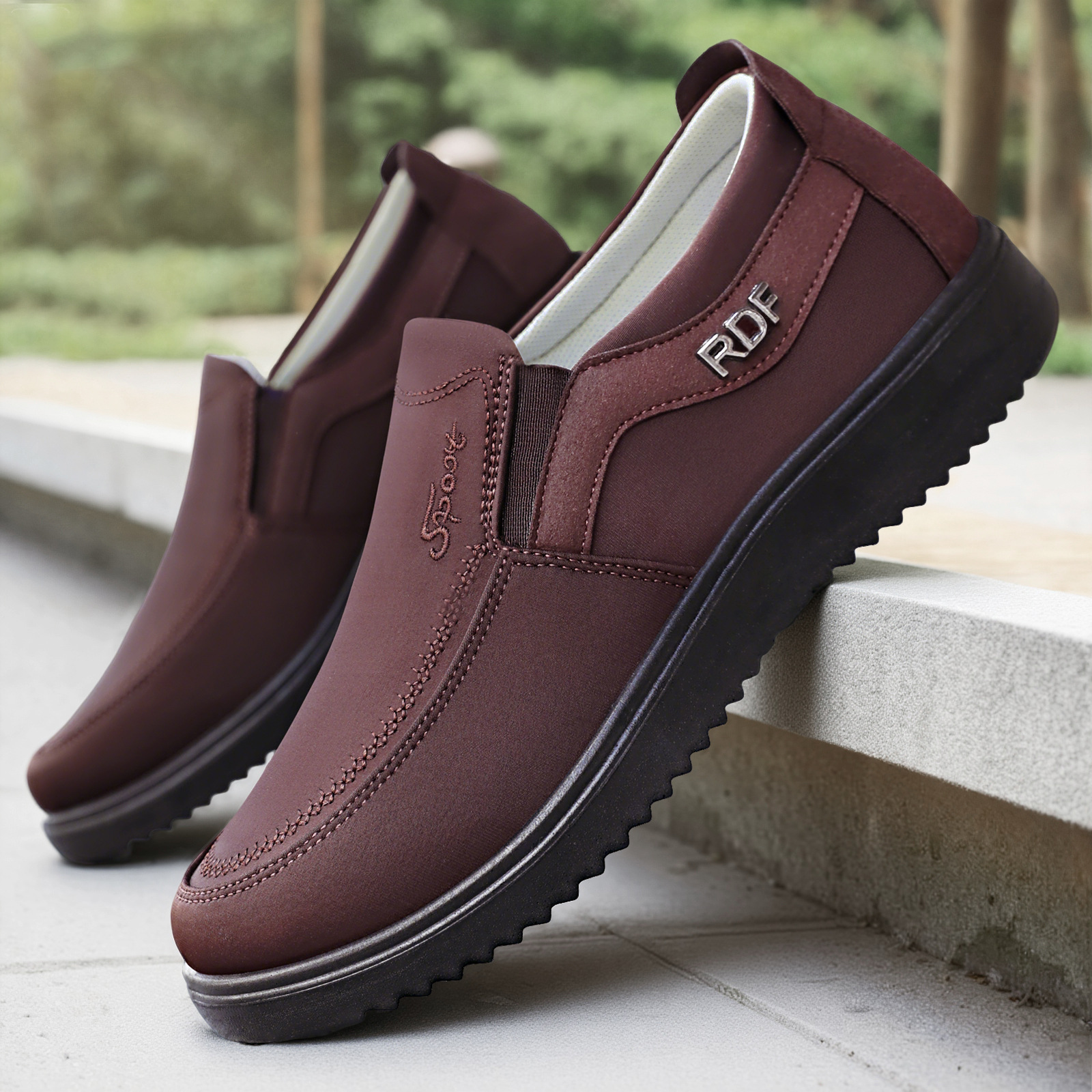 New men's shoes for autumn are versatile. Comfortable soft-soled old Beijing cloth shoes are available for cross-border delivery full figure
