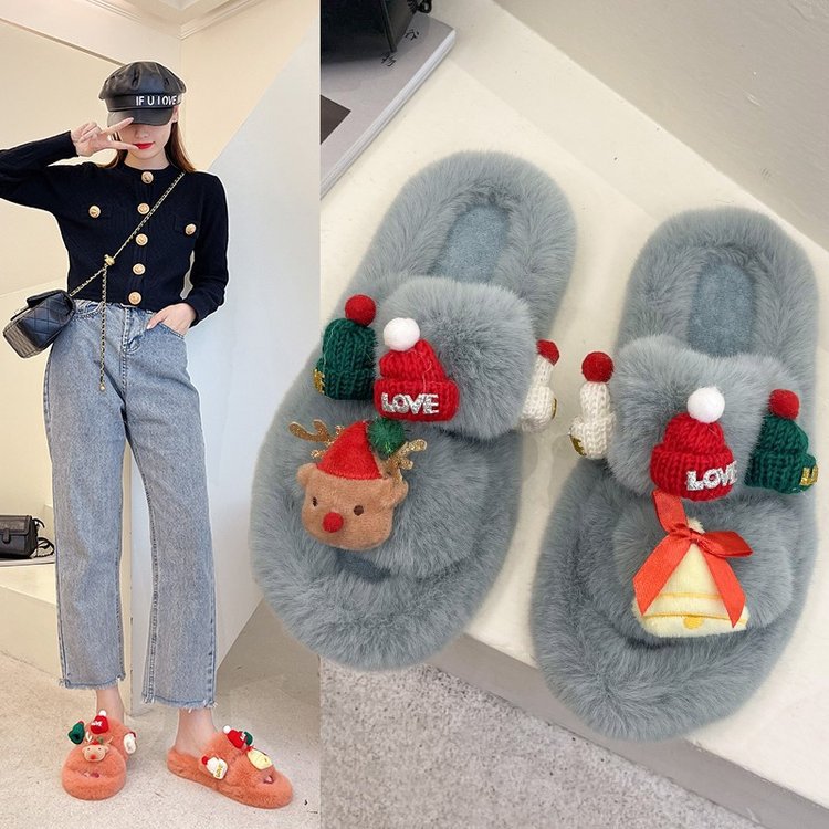 For the autumn and winter of 2025, there are some trendy thick-soled woolen slippers for women. They are versatile for Christmas and can be worn as a fluffy and fashionable one-word flip-flop full figure