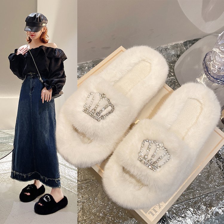 Fashionable cartoon and cute Buzz Lightyear furry slippers for women 2025 new style, popular thick-soled one-line cotton slippers for outerwear full figure
