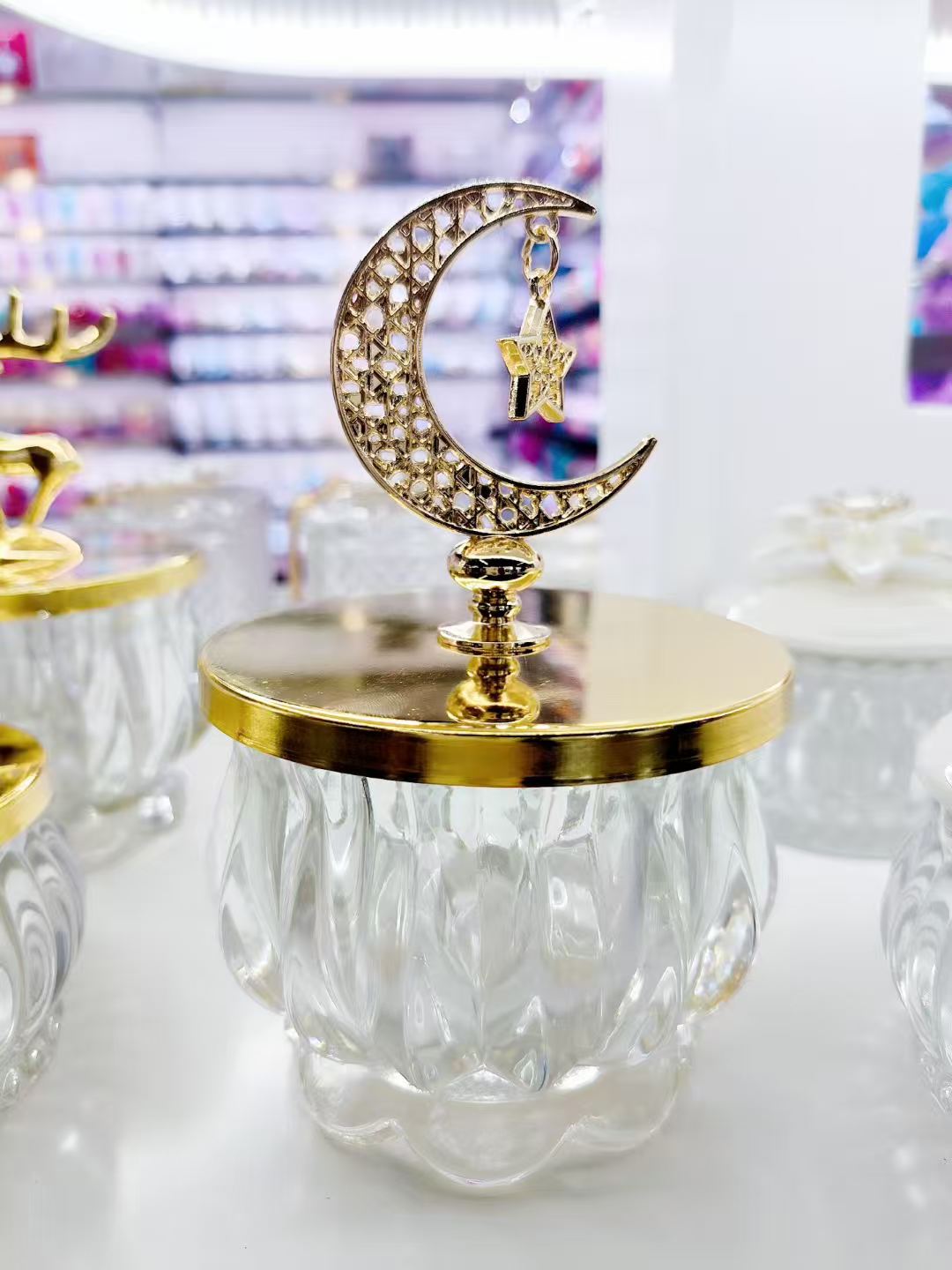 玻璃罩/花瓶/玻璃瓶/琉璃佛像/玻璃制品白底实物图