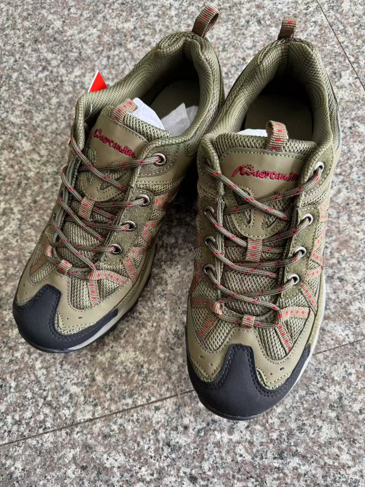 户外运动女士轻便耐磨防臭透气四季登山鞋徒步鞋越野爬山鞋