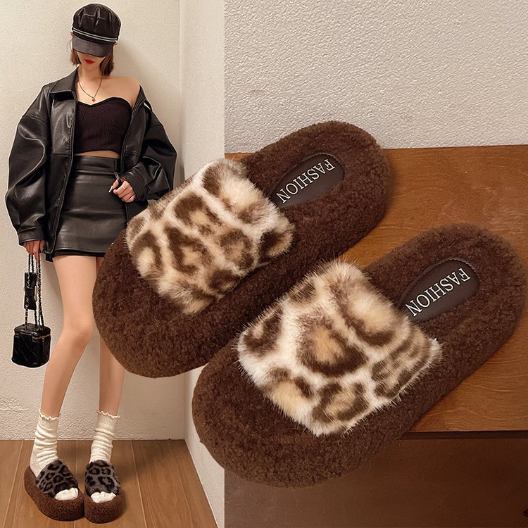 Leopard print thick-soled height-increasing furry slippers for women's outerwear, 2025 new autumn and winter fashionable home furry cotton slippers full figure