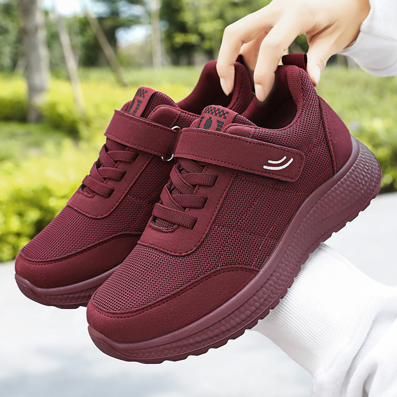Wholesale and distribution of new soft-soled, non-tiring single shoes for women in the autumn of 2025. Korean version casual couple running shoes details Picture